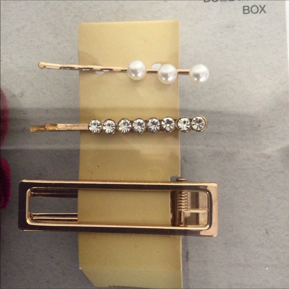 SCUNCI VELVET HEADBAND AND HAIRCLIPS SET NWT - Picture 7 of 13